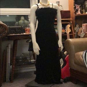 SEXY VELVET PARTY DRESS W/SIDE SLIT & FUR NECKLINE